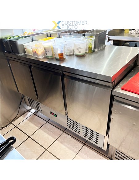Professional Durable Refrigerated 3 doors Saladette Counter 3 doors Commercial For Commercial Kitchens