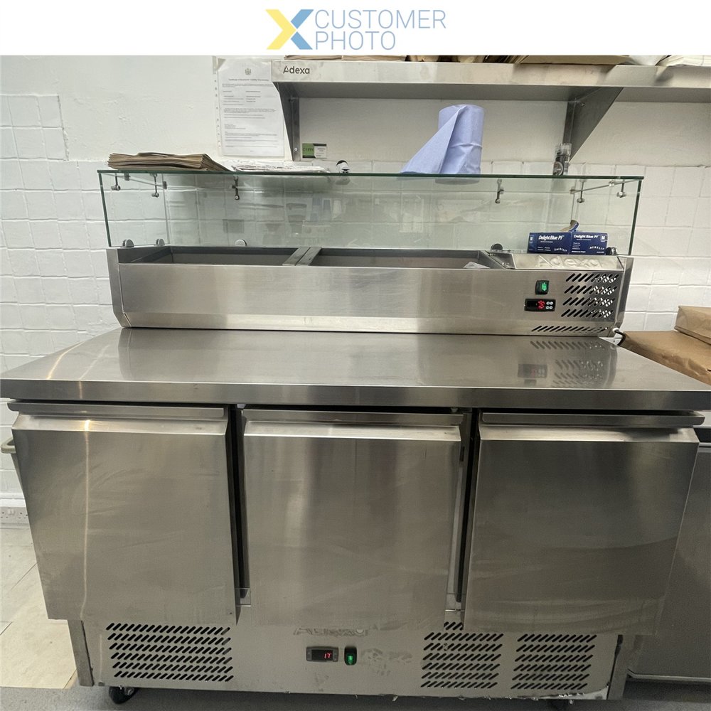 Professional Durable Refrigerated 3 doors Saladette Counter 3 doors Commercial For Commercial Kitchens