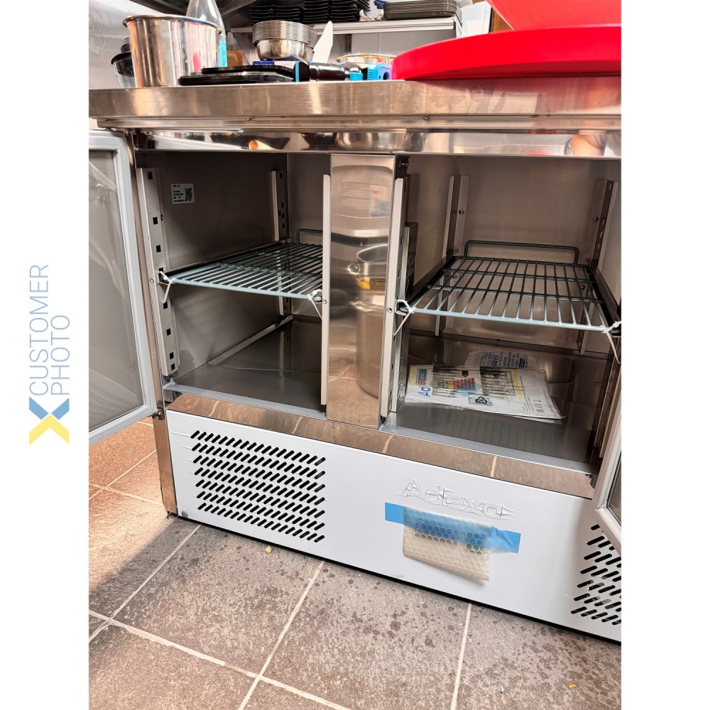 Professional Durable Refrigerated 3 doors Saladette Counter 3 doors Commercial For Commercial Kitchens